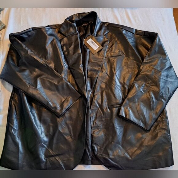 PrettyLittleThing women's size 12 black faux Leather oversize Dad Blazer NWT - Picture 1 of 10